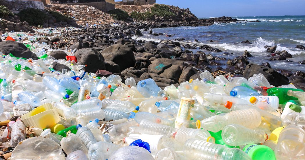 agua-embotellada-vs-agua-filtrada